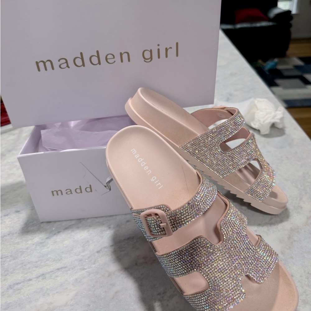 Madden Girl -Women’s Darling Rhinestone Embellished Footbed Slide Sandals NEW - Picture 5 of 6